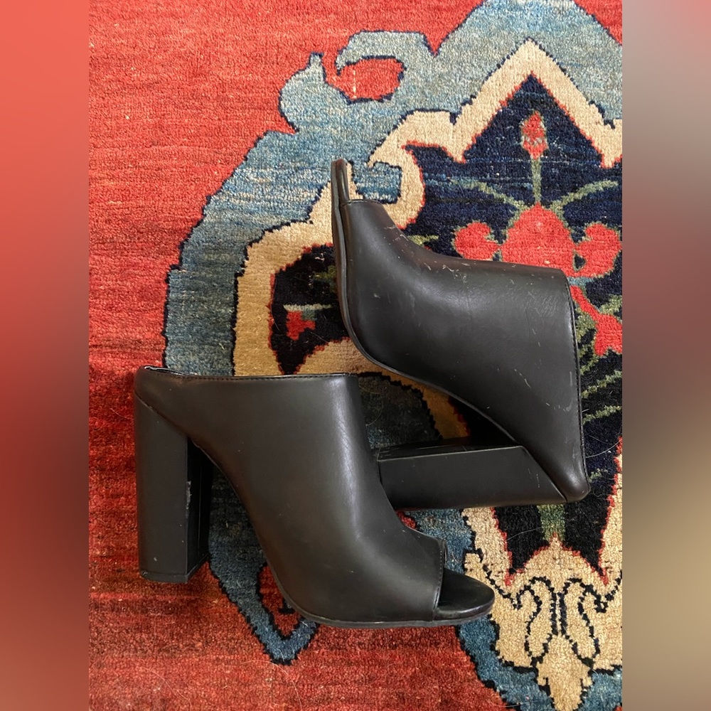 Forever 21 black heeled mules